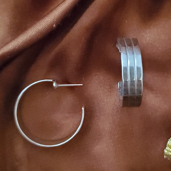 Vintage 90's silver tone earrings - Picture 2 of 4